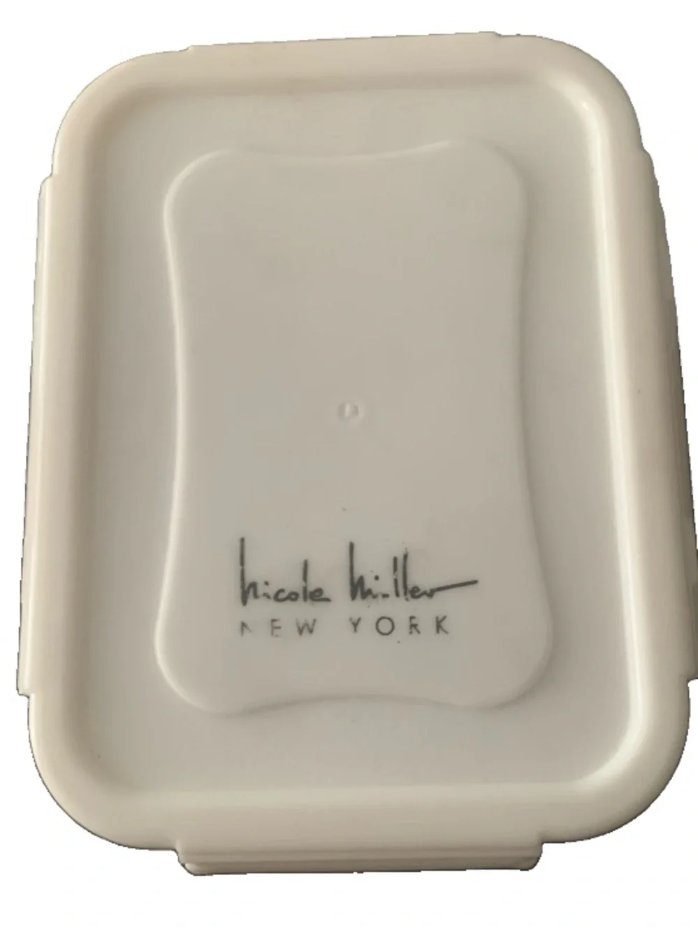 Pre Owned Nicole Miller New York BPA Free Small Storage Container